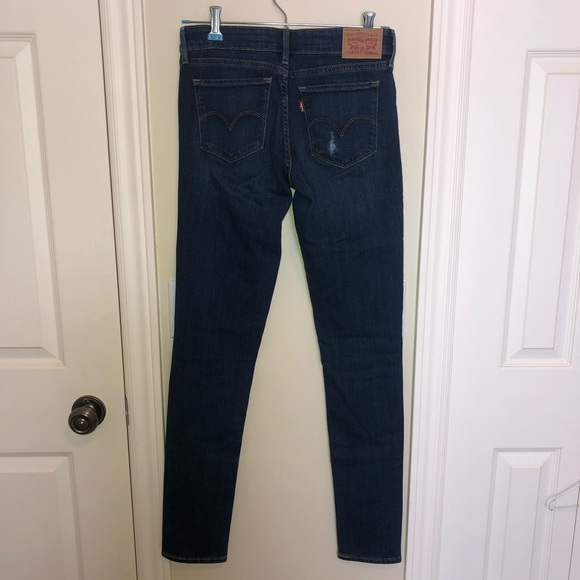 Two pairs of Levi’s Skinny Filiforme jeans. - Picture 7 of 7